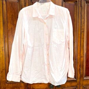 Gap fitted Pink boyfriend blouse.  Size XL.